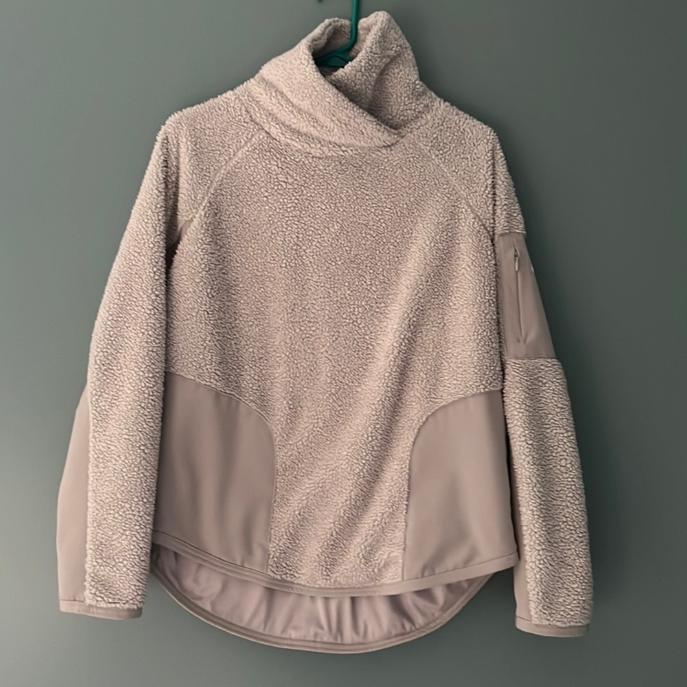 Nike size M super warm sweater -